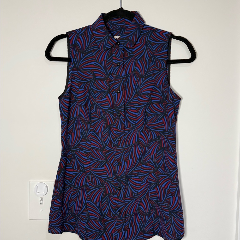 Anne Klein Sleeveless Button-Front Camisole in Blue and Red Swirl Print